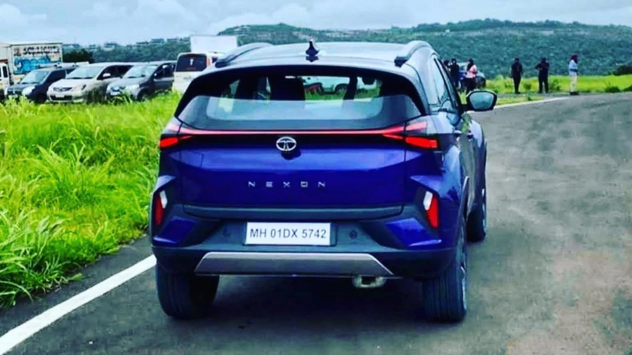 All new Tata Nexon FACELIFT 2023 – Arrived at dealearship?